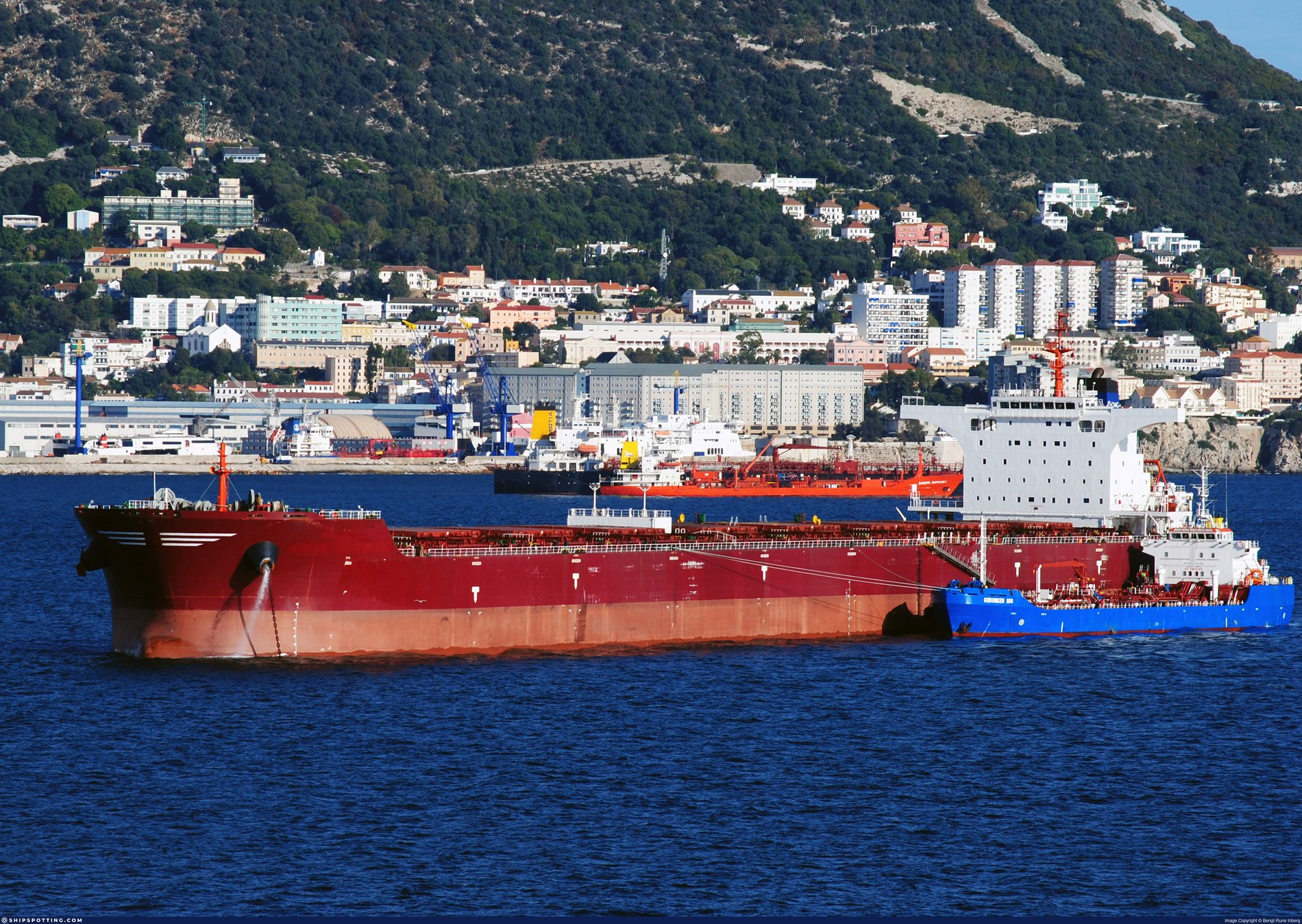 A Kisamos bulk carrier